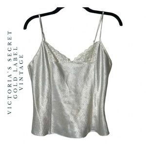 0390W. VINTAGE VICTORIA’S SECRET GOLD LABEL LINGERIE TOP WHITE IN COLOR SIZE MED